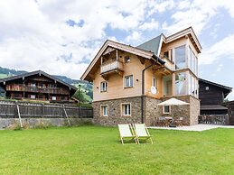 Central Apartment With Balcony, Terrace, Garden, Deckchairs