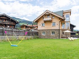 Central Apartment With Balcony, Terrace, Garden, Deckchairs