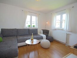 Central Apartment With Balcony, Terrace, Garden, Deckchairs