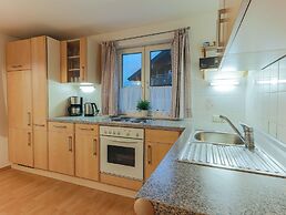 Central Apartment With Balcony, Terrace, Garden, Deckchairs