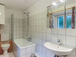 Central Apartment With Balcony, Terrace, Garden, Deckchairs