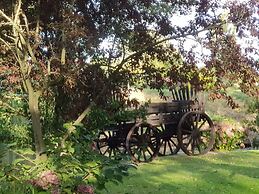 Attractive Farmhouse in Giethoorn With Garden