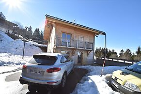 Splendid Chalet in Chamrousse With TV
