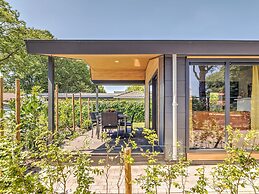 Lovely Holiday Home in Kaatsheuvel With Bubble Bath