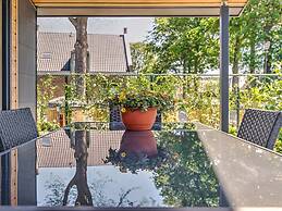 Lovely Holiday Home in Kaatsheuvel With Bubble Bath