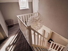 Lovely Holiday Home in Kaatsheuvel With Bubble Bath