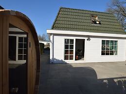 Lovely Holiday Home in Kaatsheuvel With Bubble Bath