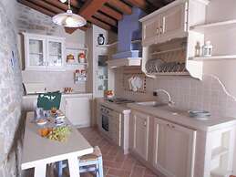 Nice Apartment in Apecchio With Shared Swimming Pool