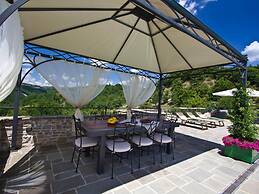 Nice Apartment in Apecchio With Shared Swimming Pool