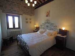 Nice Apartment in Apecchio With Shared Swimming Pool