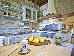 Nice Apartment in Apecchio With Shared Swimming Pool