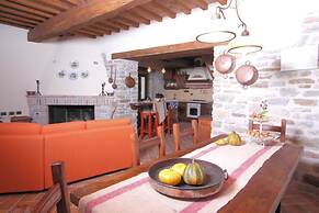 Nice Apartment in Apecchio With Shared Swimming Pool
