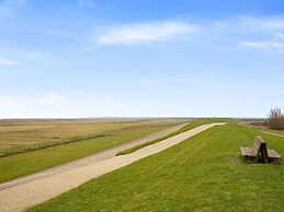 Fantastic Luxury Vacation Home and Next to the Wadden Sea