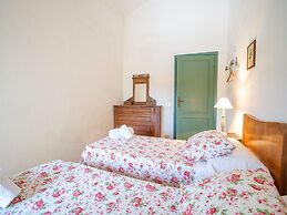 Appealing Apartment in Collesalvetti With Garden