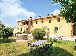 Appealing Apartment in Collesalvetti With Garden