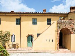 Appealing Apartment in Collesalvetti With Garden