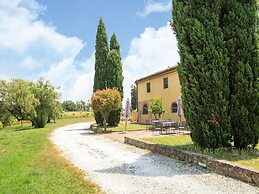 Appealing Apartment in Collesalvetti With Garden