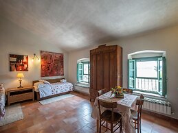 Appealing Apartment in Collesalvetti With Garden