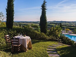 Quaint Holiday Home in Florence Tuscany With Swimming Pool