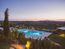 Quaint Holiday Home in Florence Tuscany With Swimming Pool