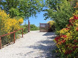 Cozy Apartment With Garden, Patio, Storage, Deckchairs, BBQ
