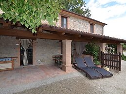 Cozy Apartment With Garden, Patio, Storage, Deckchairs, BBQ