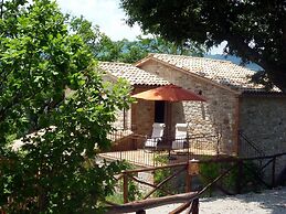 Cozy Apartment With Garden, Patio, Storage, Deckchairs, BBQ