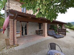 Cozy Apartment With Garden, Patio, Storage, Deckchairs, BBQ