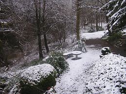 Gorgeous Apartment in Bohon With Garden Furniture and BBQ