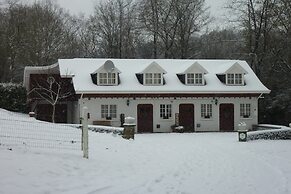 Gorgeous Apartment in Bohon With Garden Furniture and BBQ
