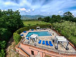 Lovely Farmhouse in Pian di Sco With Barbecue