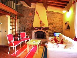 Lovely Farmhouse in Pian di Sco With Barbecue