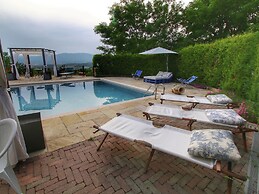 Lovely Farmhouse in Pian di Sco With Barbecue