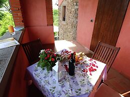 Lovely Farmhouse in Pian di Sco With Barbecue