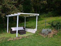 Spacious Villa With Pool in Fabriano Italy