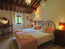 Spacious Villa With Pool in Fabriano Italy