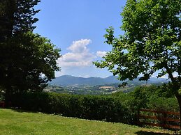 Spacious Villa With Pool in Fabriano Italy