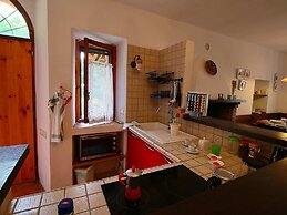 Spacious Villa With Pool in Fabriano Italy