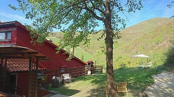 Spacious Villa With Pool in Fabriano Italy