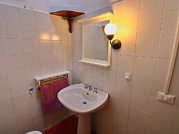 Spacious Villa With Pool in Fabriano Italy