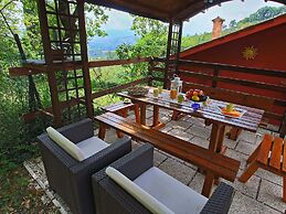 Spacious Villa With Pool in Fabriano Italy