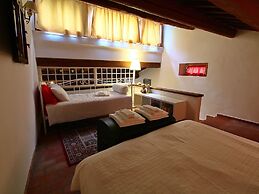 Spacious Villa With Pool in Fabriano Italy