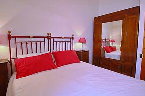 Spacious Villa With Pool in Fabriano Italy