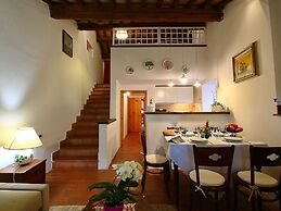 Spacious Villa With Pool in Fabriano Italy