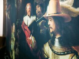 A Detached Bungalow With Outdoor Fireplace, Covered Terrace and Pond i