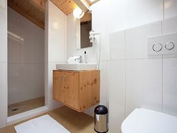Grand Apartment in Mayrhofen With Infrared Sauna & Artistic Interiors