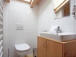 Grand Apartment in Mayrhofen With Infrared Sauna & Artistic Interiors