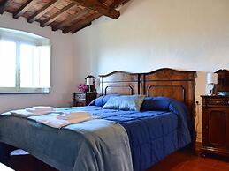 Simplistic Holiday Home in Pistoia With Terrace & Garden