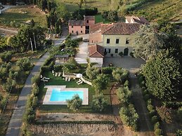 Simplistic Holiday Home in Pistoia With Terrace & Garden