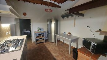 Simplistic Holiday Home in Pistoia With Terrace & Garden